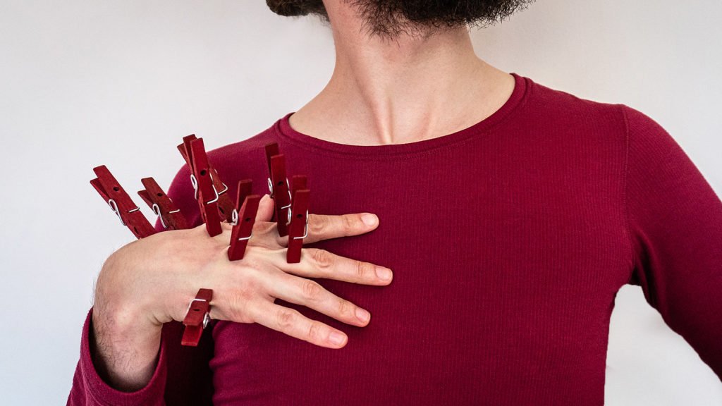 Self Kink / Kink from a Distance