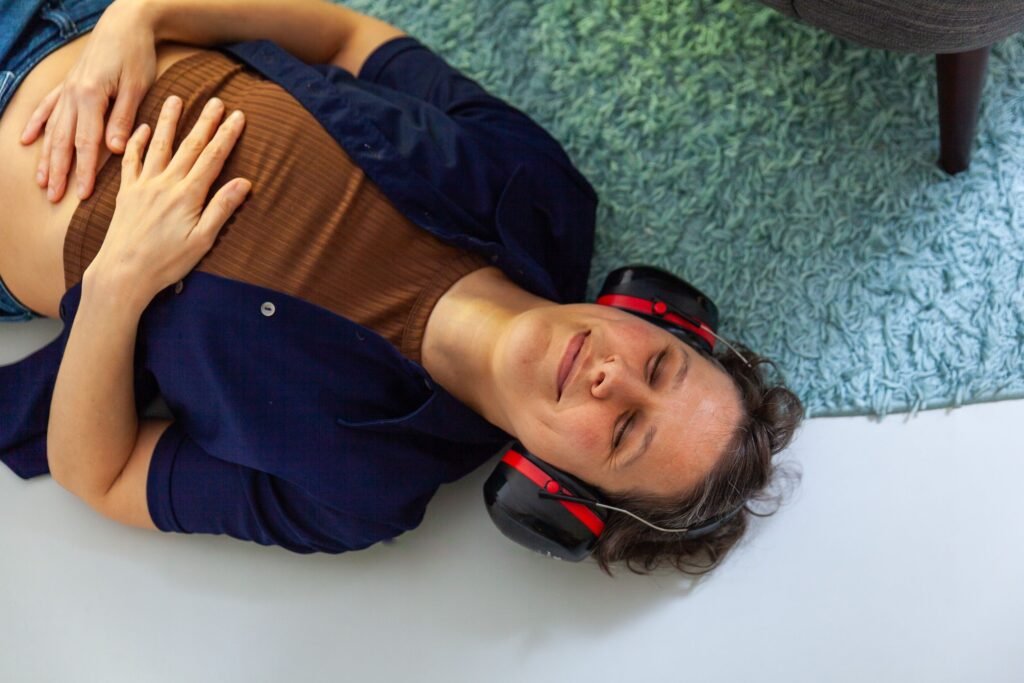 Navigating Queerope for Introverts and Neurospicy Folks