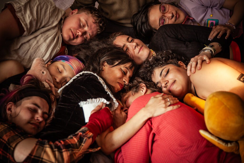 Swarm Desires – The Concept of Many Hands. Rough Edition for Trans*, Enby, Intersex Humans