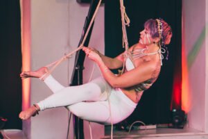 self suspension,self tying,solo rope,fittglitter