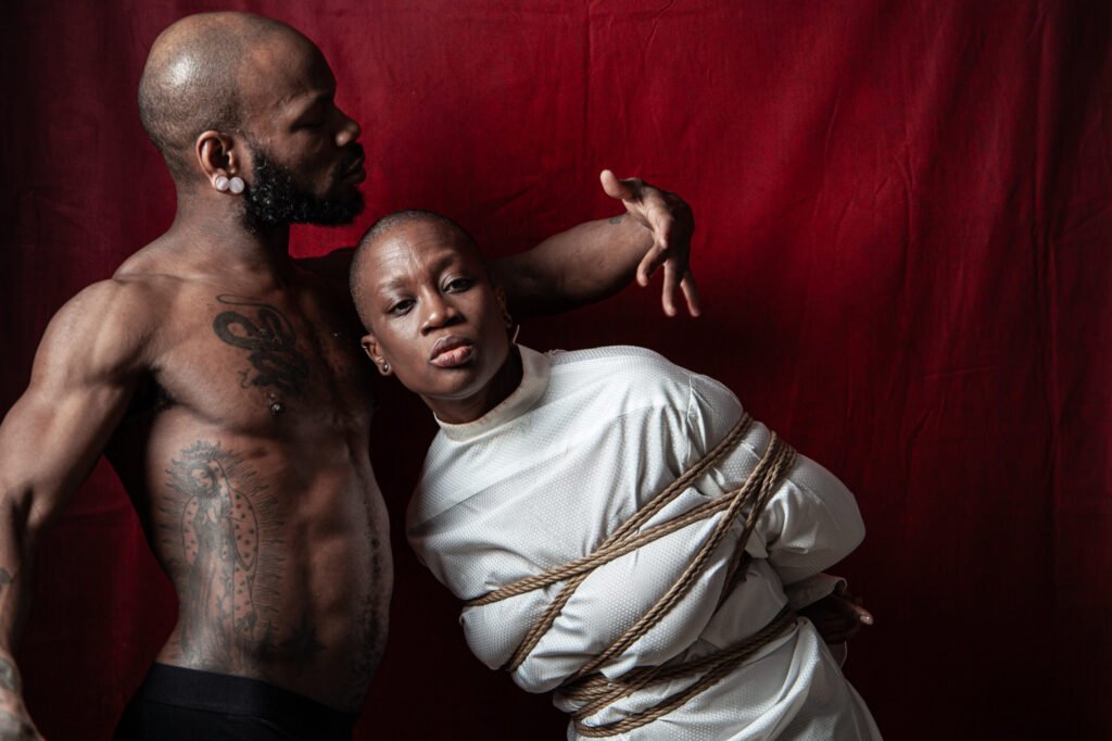 roles in rope,shibari roles,shibari model,rope bunny